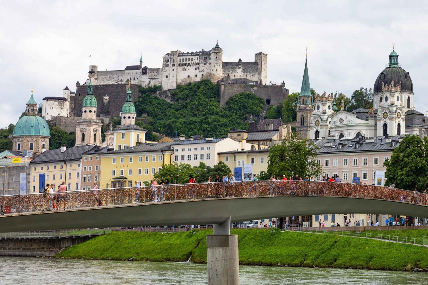 Vienna: Picturesque Hallstatt and Salzburg with Boat Ride