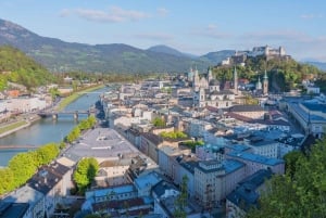 Privétour van een dag naar Salzburg, Hallstatt en Melk vanuit Wenen