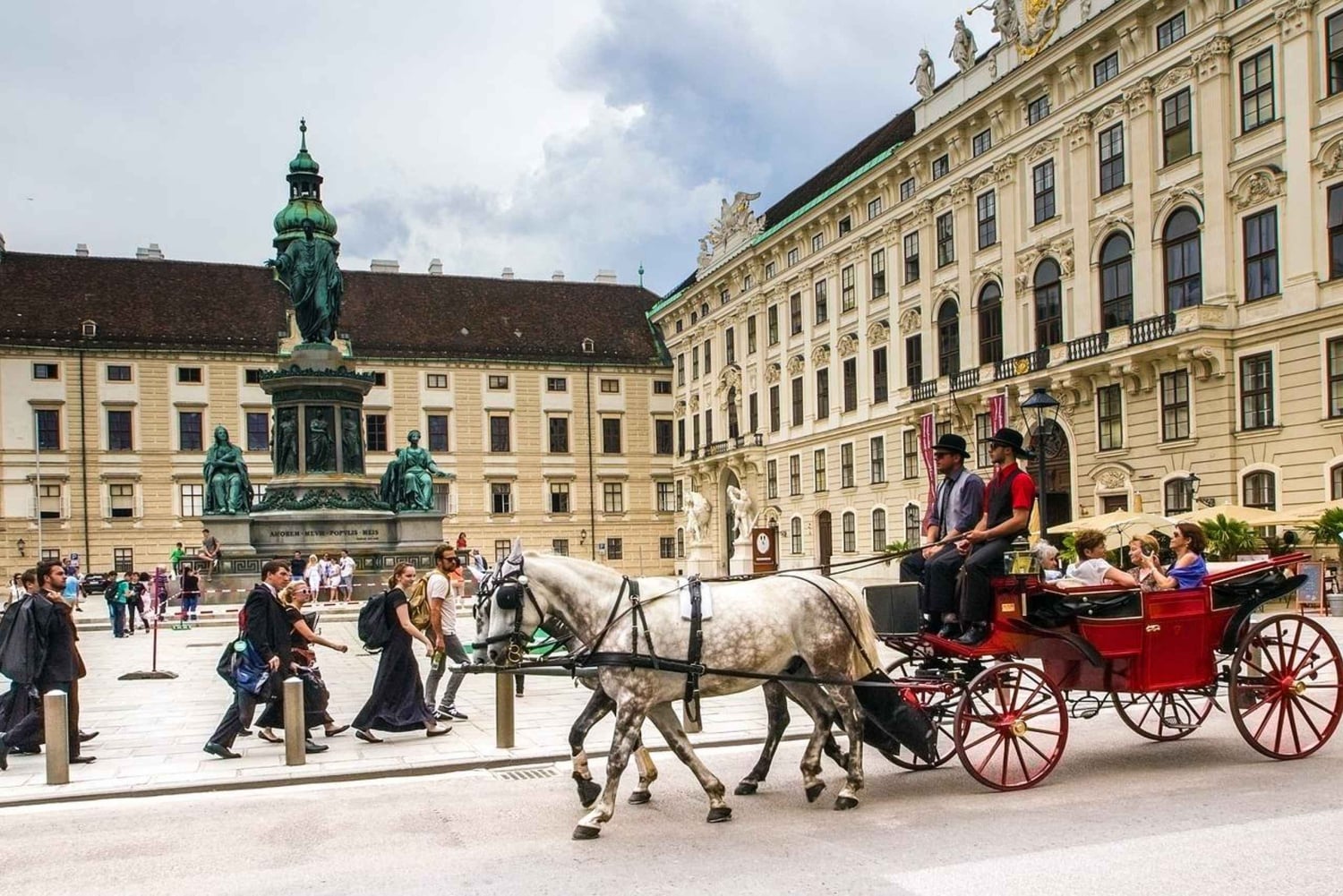 Private Tagestour nach Wien ab Budapest mit professionellem Guide
