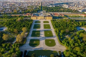 Private English speaking driver from Prague to Vienna & back