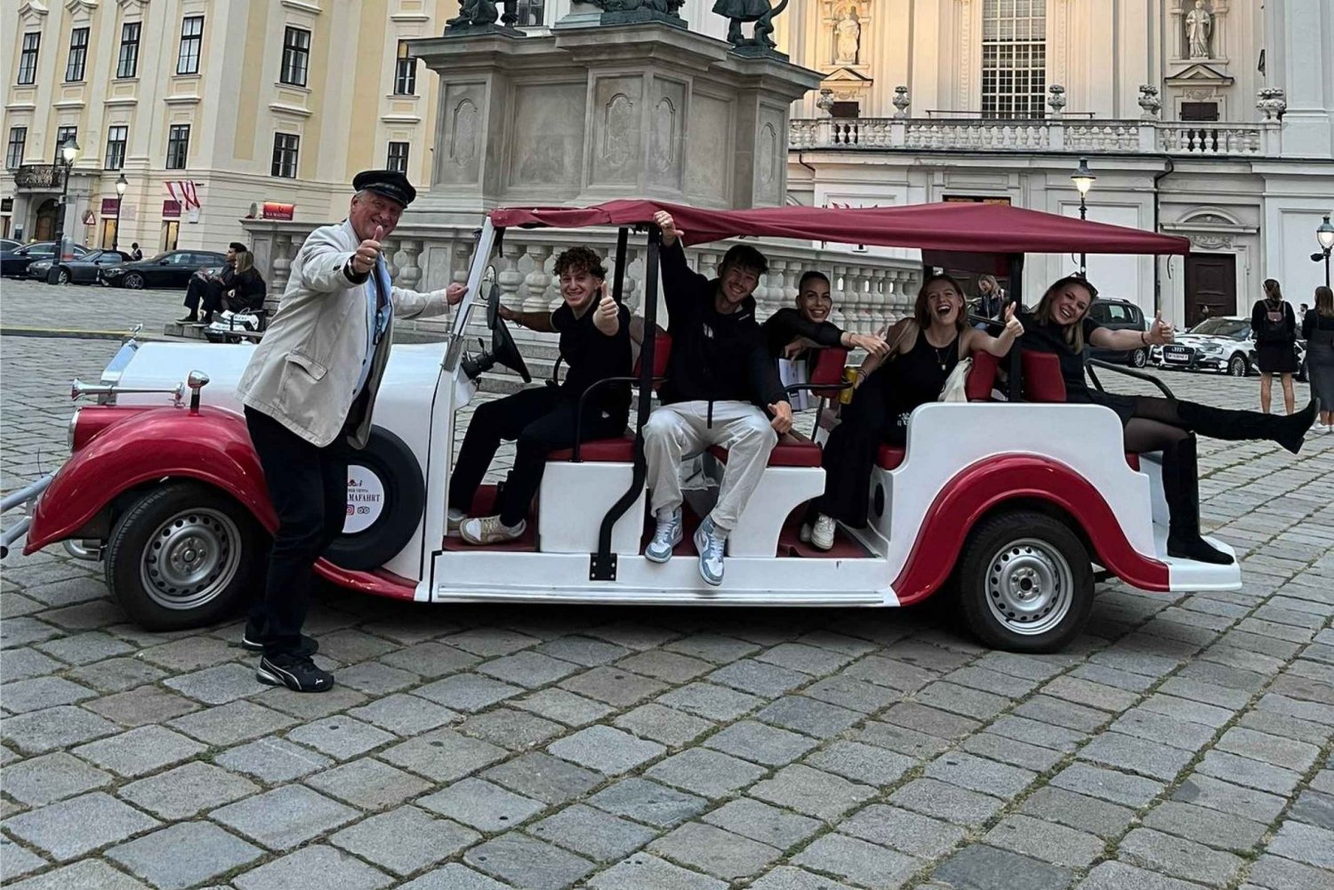 Wien: Vanhankaupungin kiertoajelu vintage-tyylisellä sähköautolla.