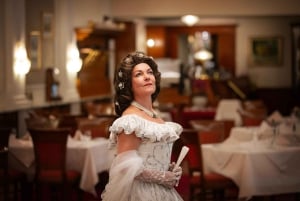 Sisi-illallinen näyttämöllä ja musiikilla Hotel Stefanie Wienissä