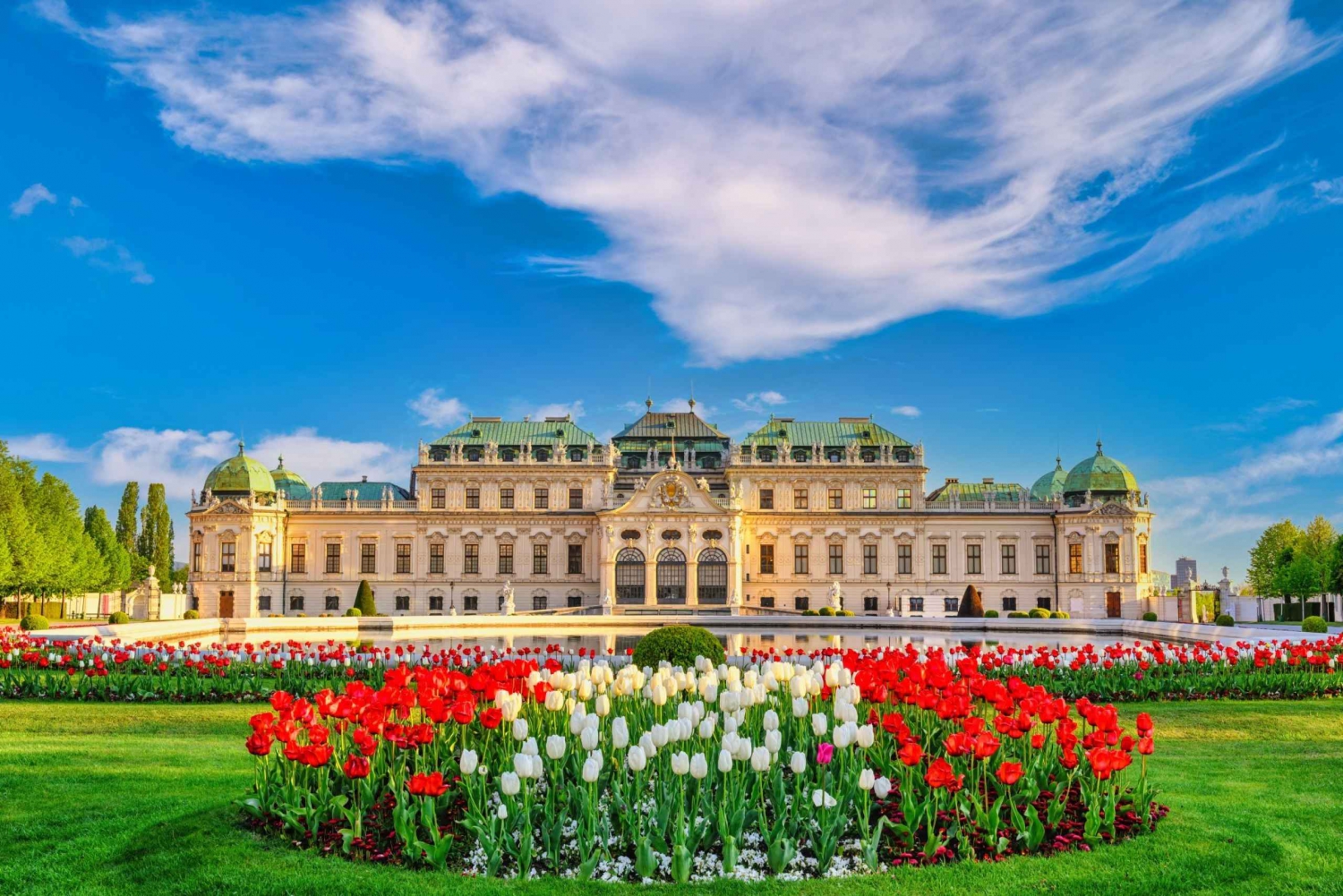 Skip-the-line Belvedere Palace Private Tour with Transfers