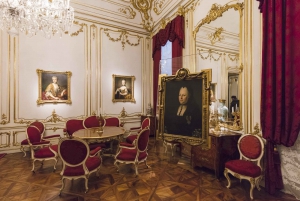 Vienna: Skip-the-line Imperial Treasury Private Guided Tour