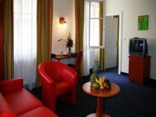 Suite Hotel 900m Zur Oper Vienna