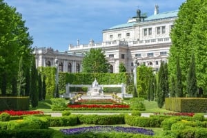 Comida tradicional austríaca com tour privado pelo centro histórico de Viena