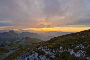 Vienna: 2-day Alpine Mountain Hiking Tour Guide and Transfer