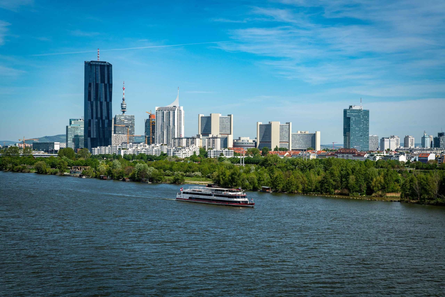 Vienna: 3,5-Hour Danube Cruise 'Italian Night'