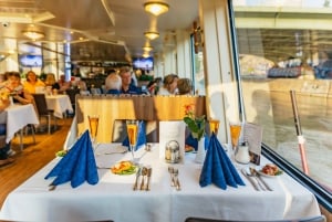 Viena: crucero nocturno con cena de 3 platos