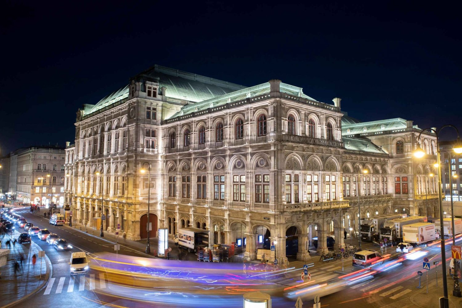 VIENNA AT NIGHT! Phototour of the most beautiful buildings