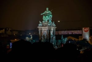 Viena: Big Bus City Highlights Night Tour com guia ao vivo
