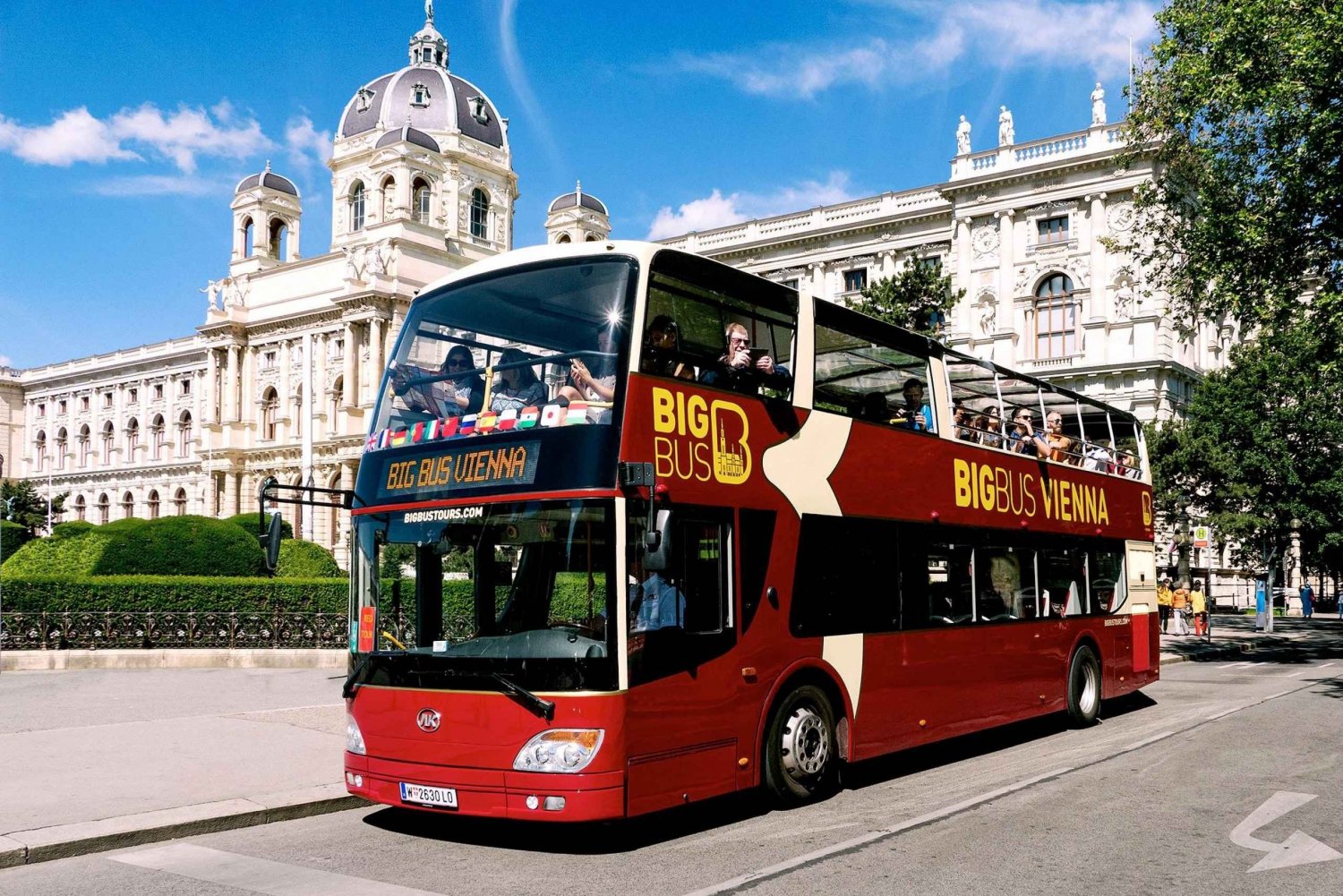 Wien: Big Bus Hop-On Hop-Off -kierros kaupunkikierroksella
