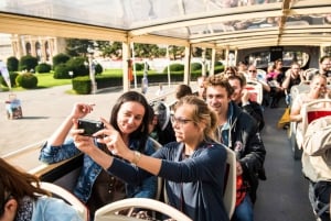 Wien: Big Bus Hop-On Hop-Off -kierros kaupunkikierroksella