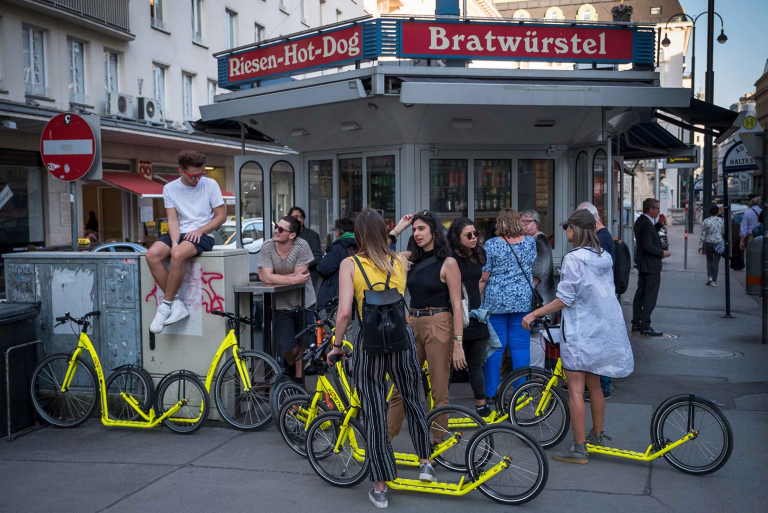 Vienna: Bike to Bite Tour