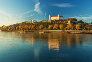 Вена: однодневная экскурсия с гидом по Братиславе и Будапешту для небольшой группы