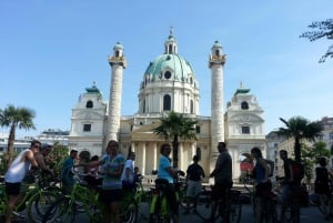 Vienna by Bike 3-Hour All-In-One City Bike Tour in English