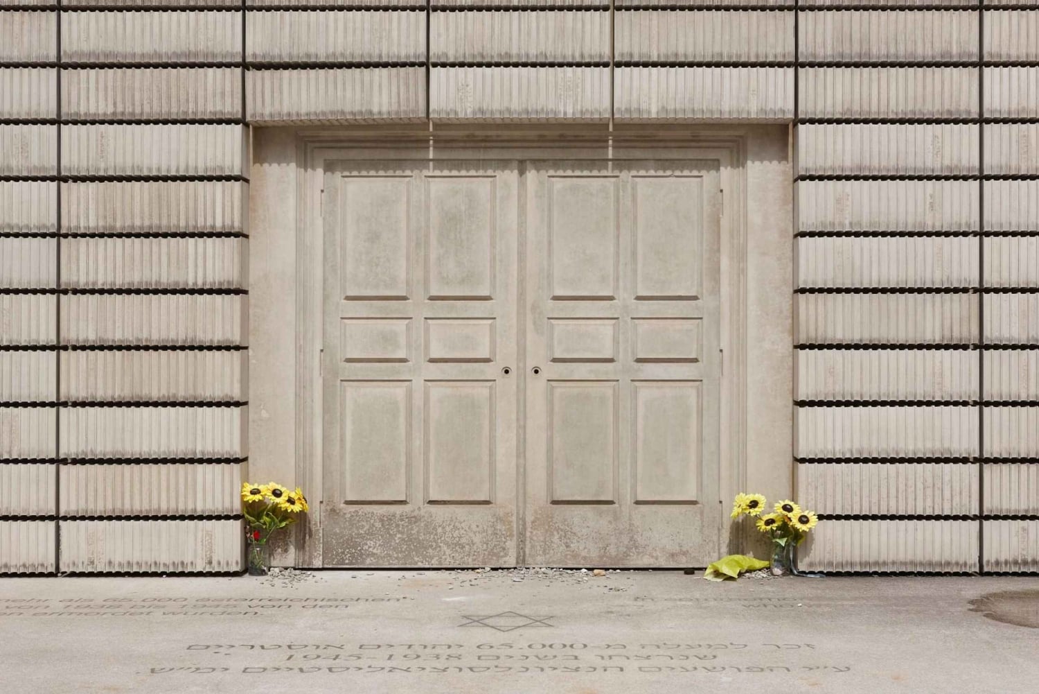 Wienin keskushautausmaan kävelykierros kuljetuksineen