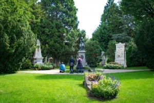 Vandring på Wiens sentrale kirkegård med transfer
