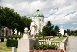 Visita a pie del Cementerio Central de Viena con traslados