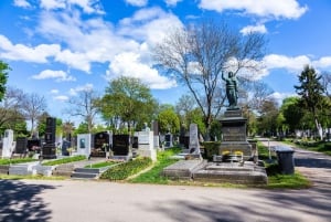 Wienin keskushautausmaan kävelykierros kuljetuksineen