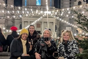 Vienna: Christmas Market Food and Drinks Tour