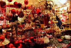 Vienna: Christmas Market Food and Drinks Tour