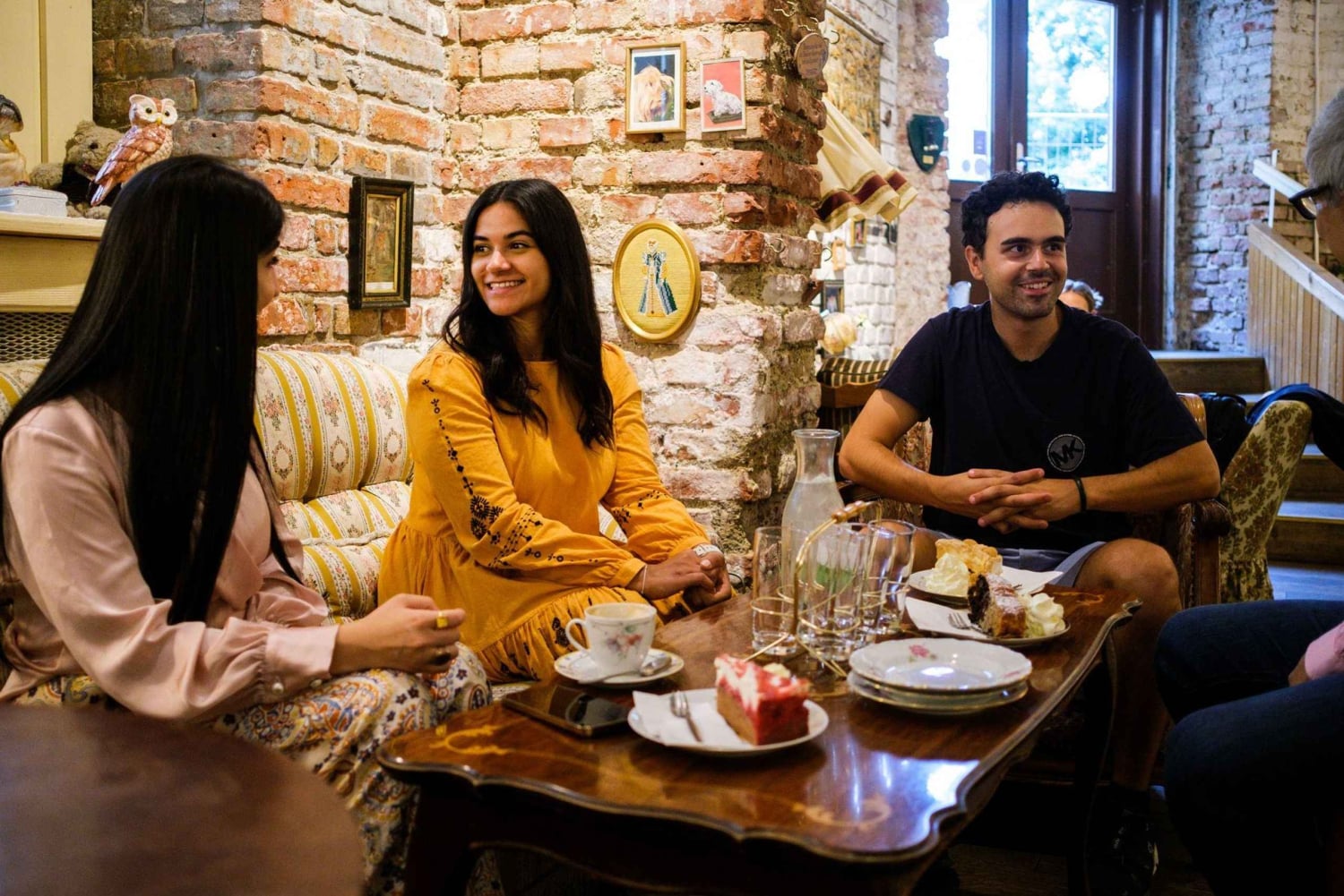 ウィーンコーヒーとケーキツアー：スイーツ、物語、隠れたカフェ