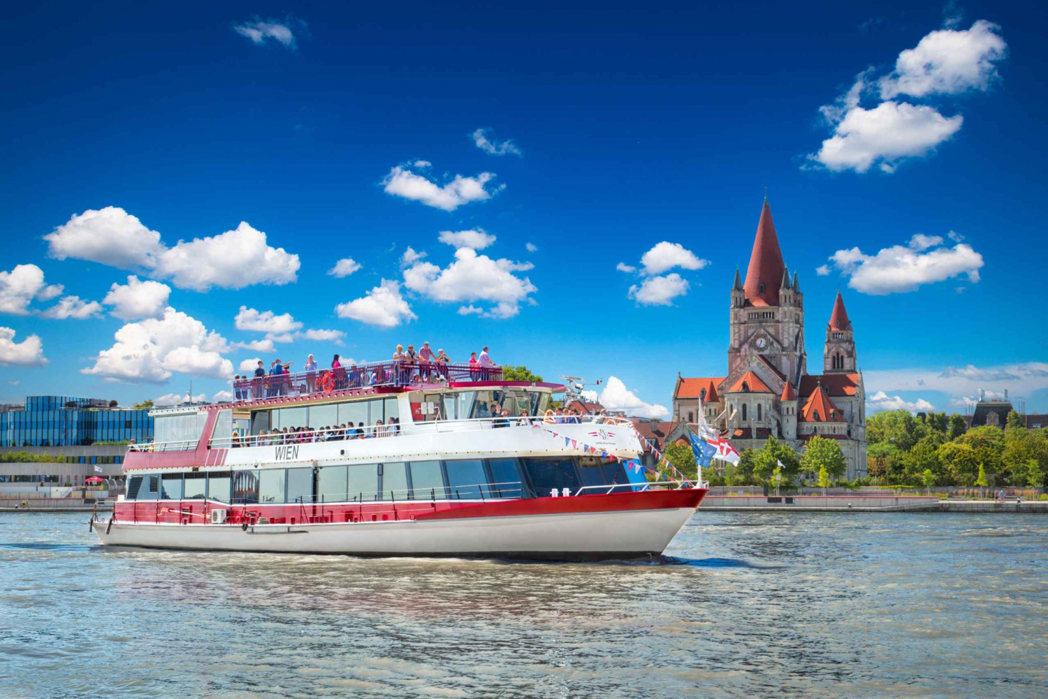 Vienna: crociera sul Danubio con specialità viennesi facoltative