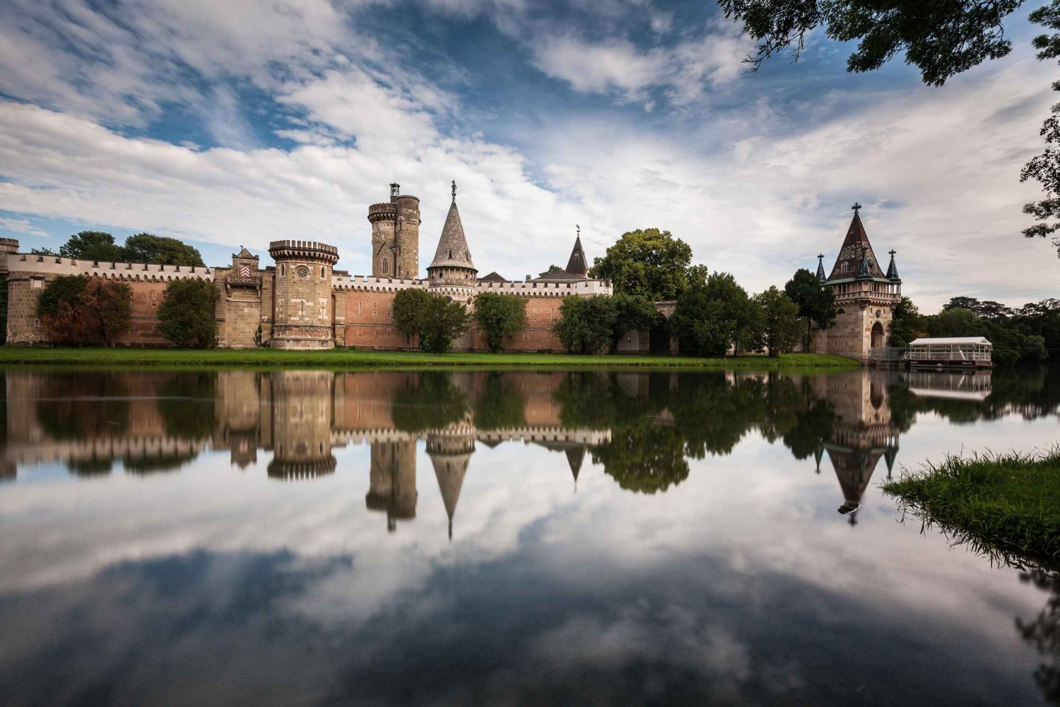 Wien: Dagsutflykt – Slott runt Wien + underjordisk sjö