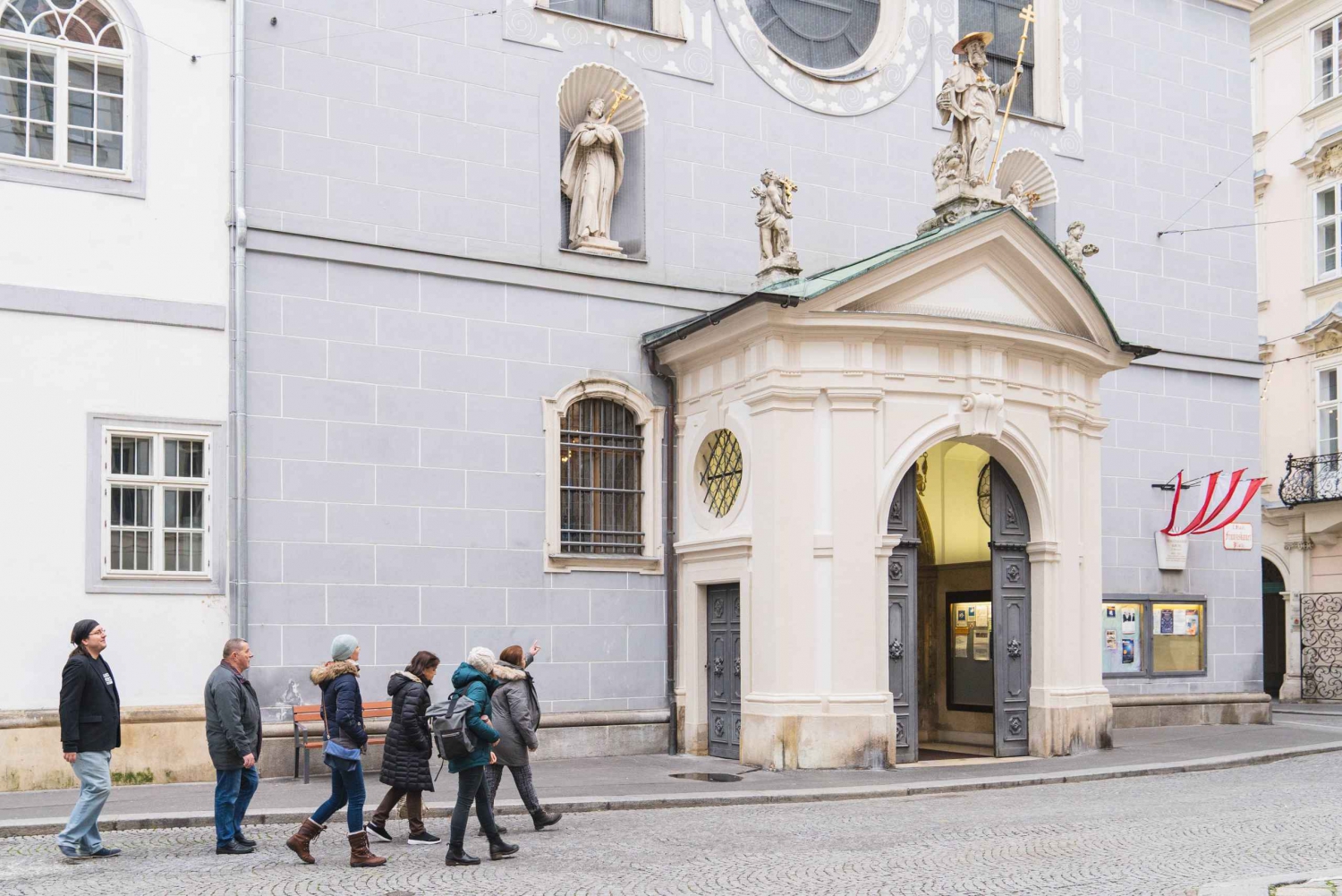 Vienna: Educational Walk Exploring Homelessness