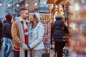 Vienna: Enchanting Christmas Markets Tour with Local Snacks