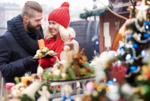 Vienna: Enchanting Christmas Markets Tour with Local Snacks