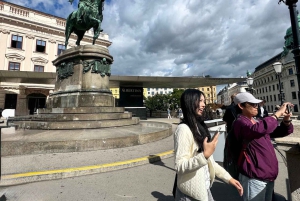 Vienna: Highlights Private Tour, Palaces & Sacher Cake