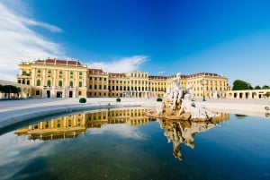 Vienna: Hop-On Hop-Off Sightseeing Bus Tour