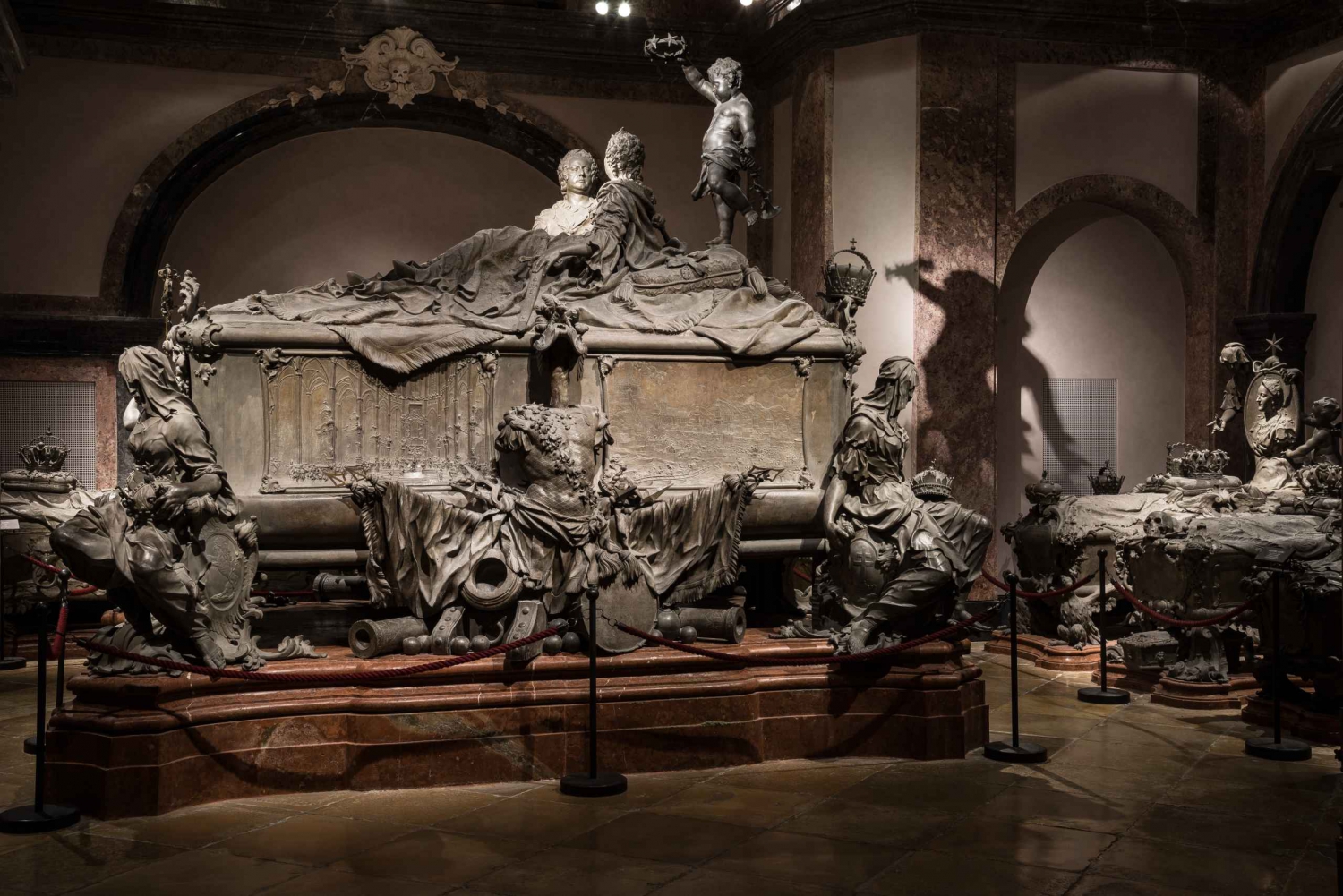 Vienna: Imperial Crypt Guided Tour in German
