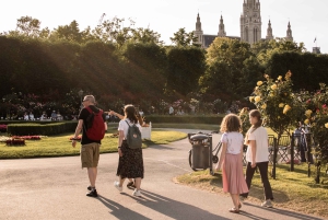 Vienna: tour a piedi di Instagram con fotocamera istantanea
