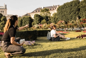 Vienna: tour a piedi di Instagram con fotocamera istantanea