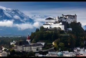 From Vienna, Melk,Hallstatt& Salzburg tour with photographer