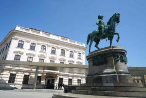 Tour a piedi del centro storico di Vienna, Hofburg, Scuola di equitazione spagnola