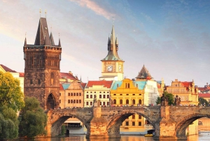 Vienna: Prague Guided Day Trip with Lunch and Tastings