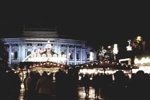 Vienna: Private Christmas Markets Tour with Drink & Snack