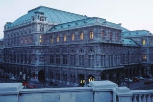 Vienna: Private Flexible Tour by Luxury Van/Limousine