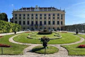 Wien: Schönbrunnin palatsin kiertoajelu, ylimääräiset huoneet, puutarhat.
