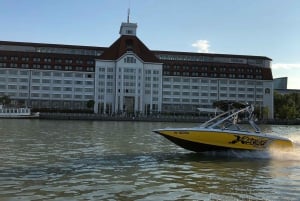 Vienna: Private Sightseeing Boat Cruise on the Danube