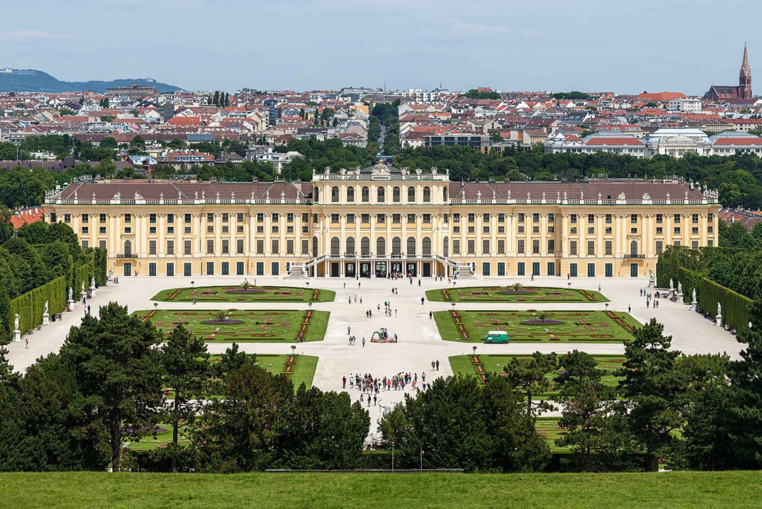 Vienna: Schönbrunn Garden and Skip the Line Palace Tour