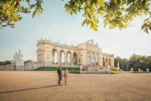 Vienna: Schönbrunn Palace and its enchanting gardens - guided tour