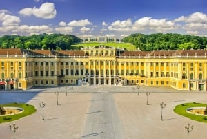 Vienna: Schönbrunn Palace & Gardens Skip-the-Line Tour