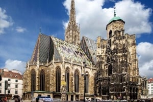 Viena: Passeio turístico em um carro clássico elétrico de 10 lugares
