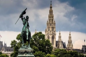 Viena: Passeio turístico em um carro clássico elétrico de 8 lugares