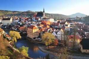 Wenen: Sightseeing-transfer naar Praag via Cesky Krumlov